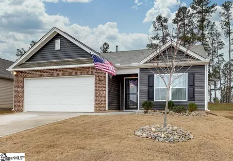 727 Wolverine Ln, Woodruff, SC 29388