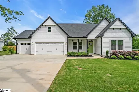 209 Craig St, Fountain Inn, SC 29644