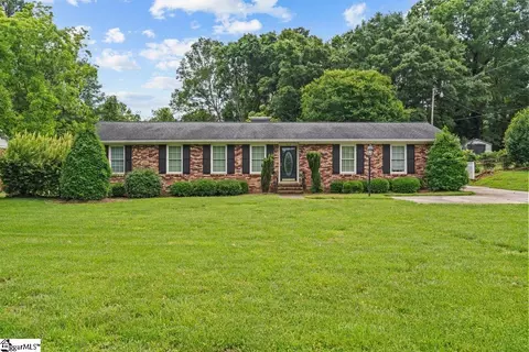 110 Woodbine Ter, Spartanburg, SC 29301