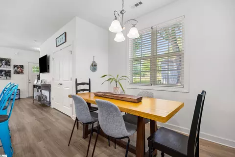Dining - 508 W D Ave, Easley, SC 29640 photo 2 of 2