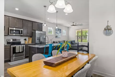 Dining - 508 W D Ave, Easley, SC 29640 photo 1 of 2