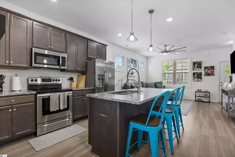 Kitchen - 508 W D Ave, Easley, SC 29640 photo 2 of 4