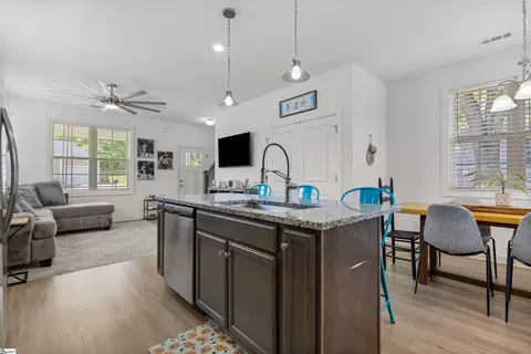 Kitchen - 508 W D Ave, Easley, SC 29640 photo 4 of 4