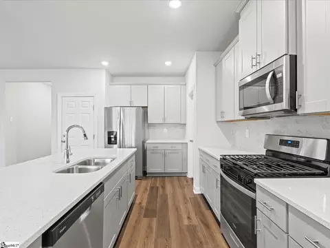 Kitchen - 702 Whitebark Dr, Pendleton, SC 29670 photo 3 of 5
