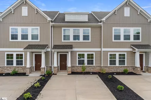 102 Denham Dr, Taylors, SC 29687