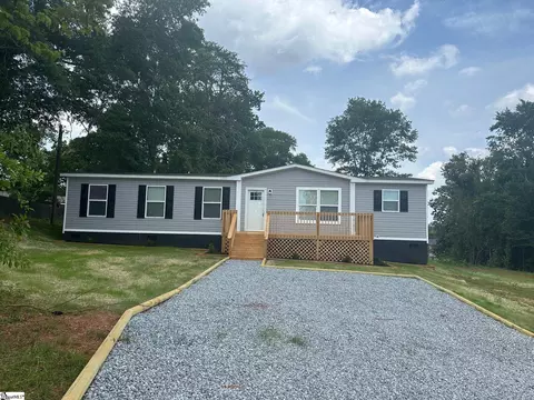 104 Crescent Hill Dr, Pickens, SC 29671