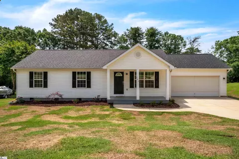 747 Laurel Ln, Greer, SC 29651