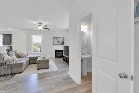 Entry Way - 115 River Trace Loop, Simpsonville, SC 29680 photo 4 of 6
