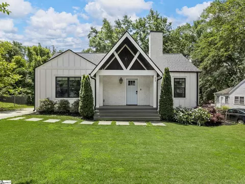 11 Pleasant Ridge Ave, Greenville, SC 29605