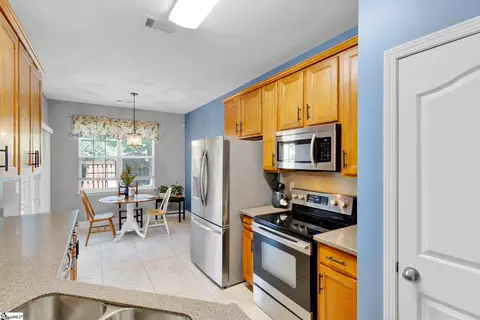 Kitchen - 103 Circle Grove Ct, Greer, SC 29650 photo 2 of 4