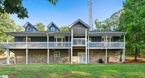 38 Jesse Ct, Taylors, SC 29687