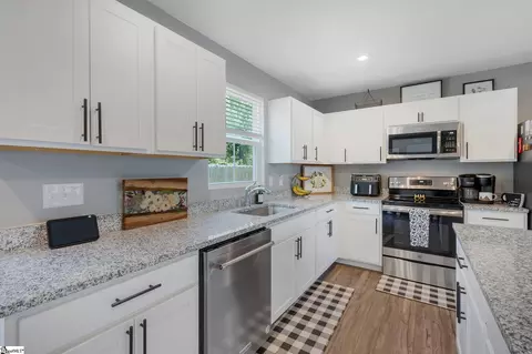 Kitchen - 212 Ralston Dr, Greer, SC 29651 photo 5 of 5