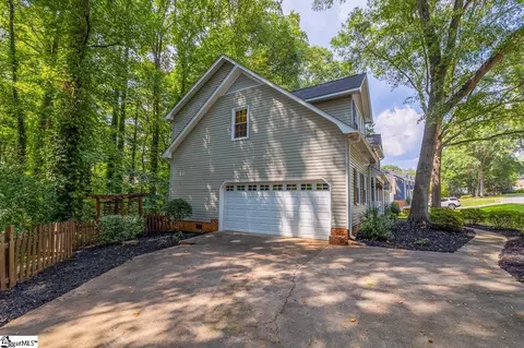 215 E Shefford St, Greer, SC 29650 photo 5
