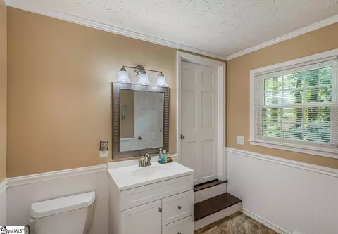 215 E Shefford St, Greer, SC 29650 photo 32