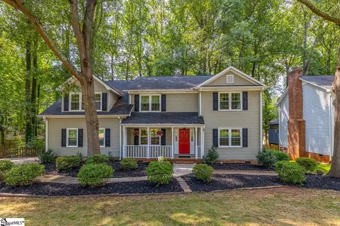215 E Shefford St, Greer, SC 29650 photo 2