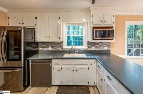 215 E Shefford St, Greer, SC 29650 photo 16