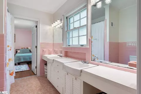 Bath - 113 Postelle Dr, Anderson, SC 29621 photo 4 of 5