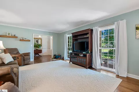 Living - 113 Postelle Dr, Anderson, SC 29621 photo 3 of 5