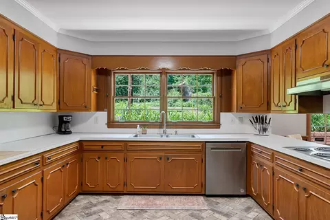 Kitchen - 113 Postelle Dr, Anderson, SC 29621 photo 2 of 5