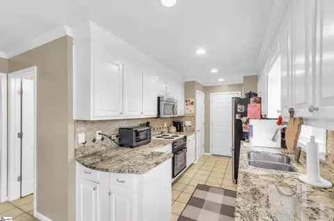 Kitchen - 9 River Way Dr, Greer, SC 29651 photo 1 of 2