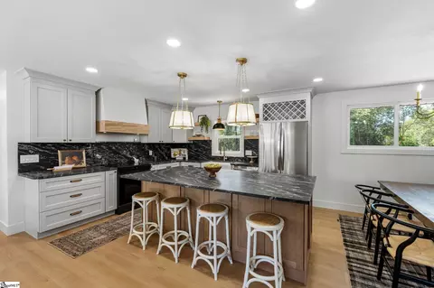 Kitchen - 110 Devon Dr, Mauldin, SC 29662 photo 5 of 6