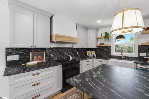 Kitchen - 110 Devon Dr, Mauldin, SC 29662 photo 1 of 6