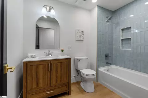 Bath - 110 Devon Dr, Mauldin, SC 29662 photo 5 of 6