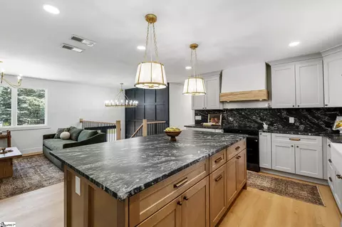 Kitchen - 110 Devon Dr, Mauldin, SC 29662 photo 6 of 6
