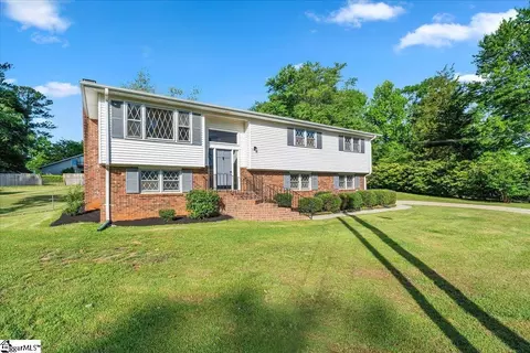 Exterior - 102 Willow Ct, Easley, SC 29642 photo 2 of 11