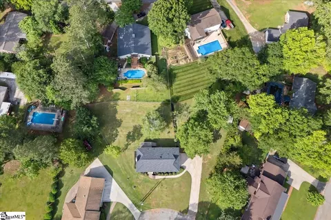 View/Area - 102 Willow Ct, Easley, SC 29642 photo 2 of 8