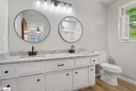 Bath - 102 Willow Ct, Easley, SC 29642 photo 3 of 4