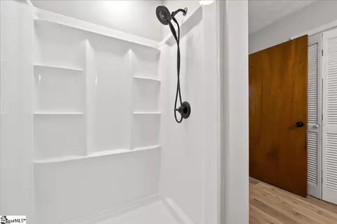 Bath - 102 Willow Ct, Easley, SC 29642 photo 4 of 4