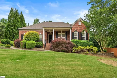 27 Grossmont Dr, Fountain Inn, SC 29644