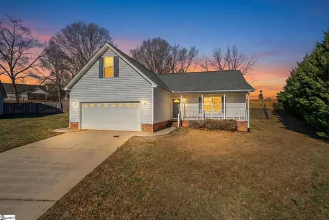 7 Willow Wood Ct, Taylors, SC 29687