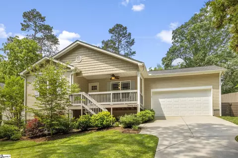 26 Briarcliff Dr, Greenville, SC 29607
