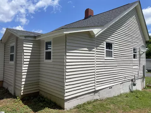 Exterior - 10 Finley St, Pelzer, SC 29669 photo 2 of 3