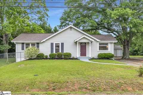 820 Ansel School Rd, Greer, SC 29651