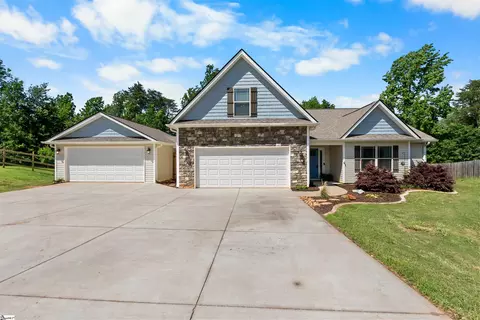 45 Lake Harbor Ct, Greer, SC 29651