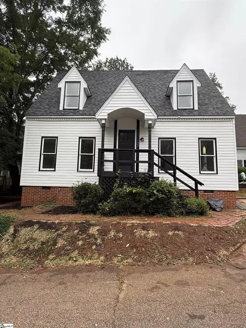 122 Franklin Dr, Central, SC 29630