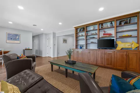 Living - 18184 Eagle Pt, Seneca, SC 29672 photo 6 of 6