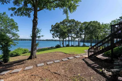 Exterior - 18184 Eagle Pt, Seneca, SC 29672 photo 5 of 9