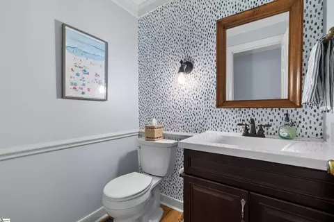 Bath - 18184 Eagle Pt, Seneca, SC 29672 photo 1 of 5