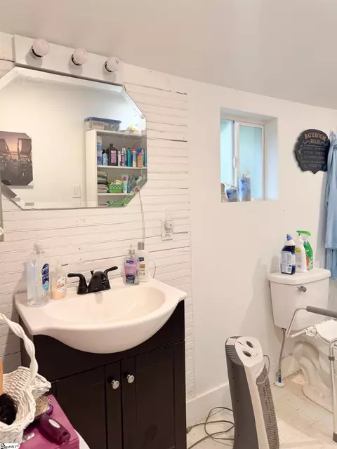 12 7th St, Greer, SC 29651 photo 6