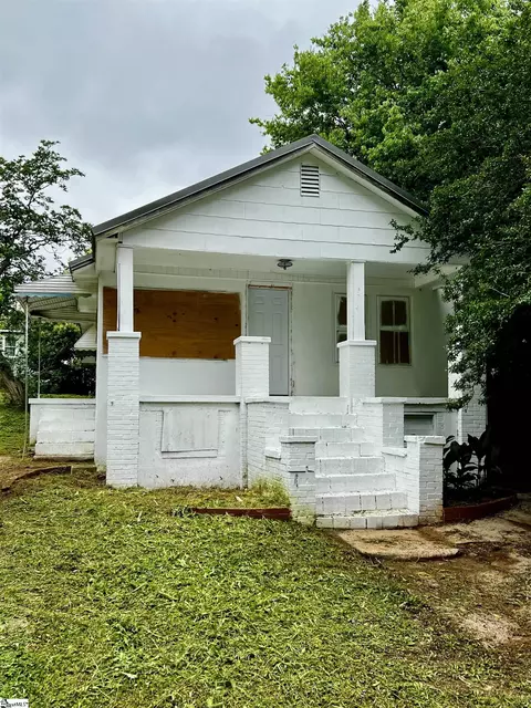 909 E South 2nd St, Seneca, SC 29678
