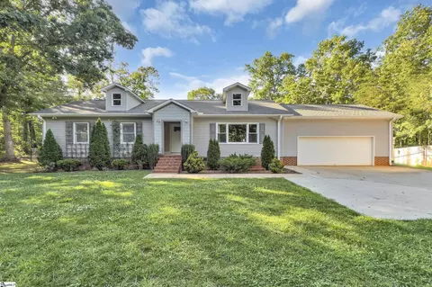 129 Holly Berry Ln, Pickens, SC 29671