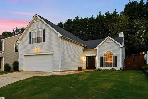10 Valley Glen Ct, Greer, SC 29650