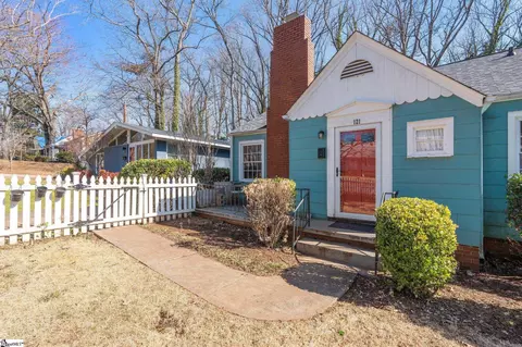 121 Wilshire Dr, Greenville, SC 29609