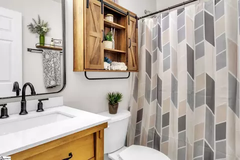 Bath - 137 Mediterranean Ave, Anderson, SC 29621 photo 2 of 2