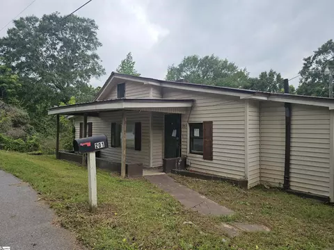 201 Hunters Ct, Laurens, SC 29360