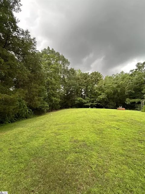 499 Whitt Rd, Piedmont, SC 29673
